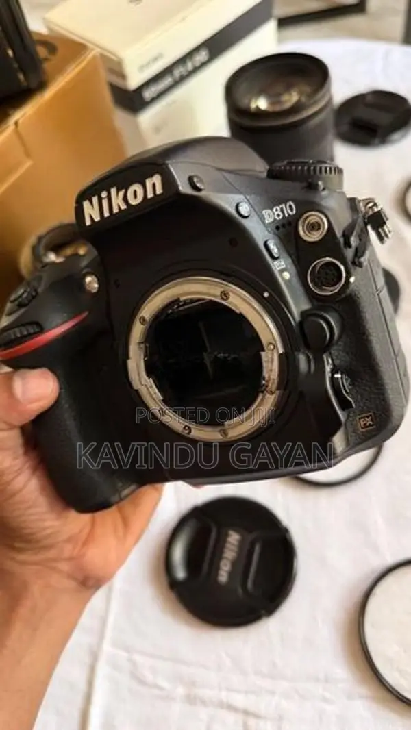 Nikon D810 Fulset Box + 2 Batteries