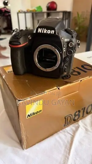 Nikon D810 Fulset Box + 2 Batteries