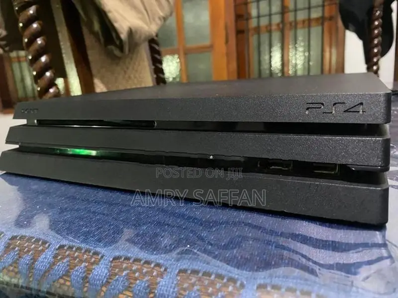 Sony Play Station 4 Pro