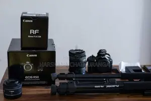 Canon EOS R50 Complete Photography Kit + 2 RF Lenses