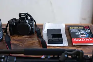 Canon EOS R50 Complete Photography Kit + 2 RF Lenses