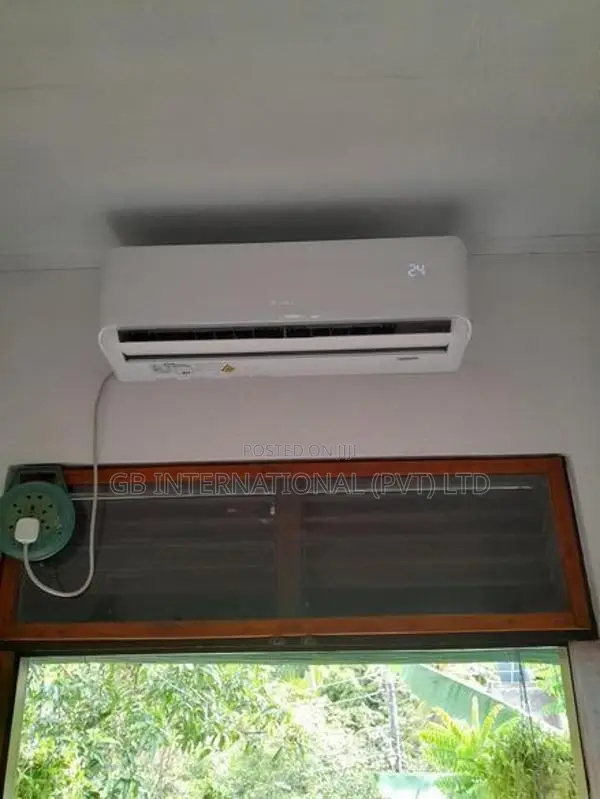 12000Btu (Gree Golden Fin Airconditioner) Inverter Brand New