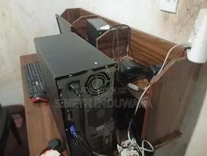 Samsung i5 4thgen , 8gbram, 512hhd 128GB SSD
