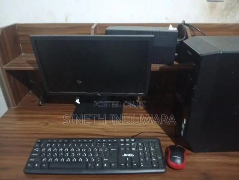 Samsung i5 4thgen , 8gbram, 512hhd 128GB SSD