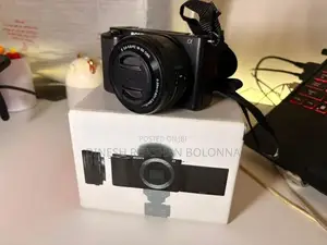 Sony ZV-E10 + 16-50mm Lens