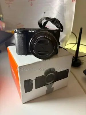 Sony ZV-E10 + 16-50mm Lens