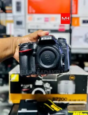 Nikon D7200 24.3MP DSLR Camera Full Set