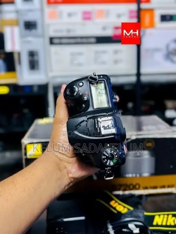 Nikon D7200 24.3MP DSLR Camera Full Set