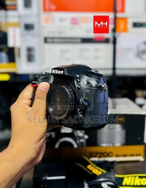 Nikon D7200 24.3MP DSLR Camera Full Set