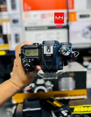 Nikon D7200 24.3MP DSLR Camera Full Set