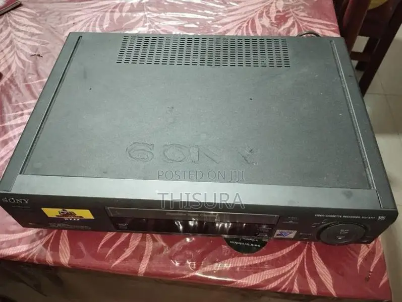 Sony Slv-X717 Video Cassette Recorder (vcr)