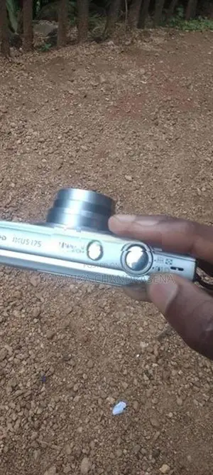 Canon SD Card එක නැත ෙ ගන්න කෙනෙක් වට්සැප් මැසේජ් එකක් දන්න
