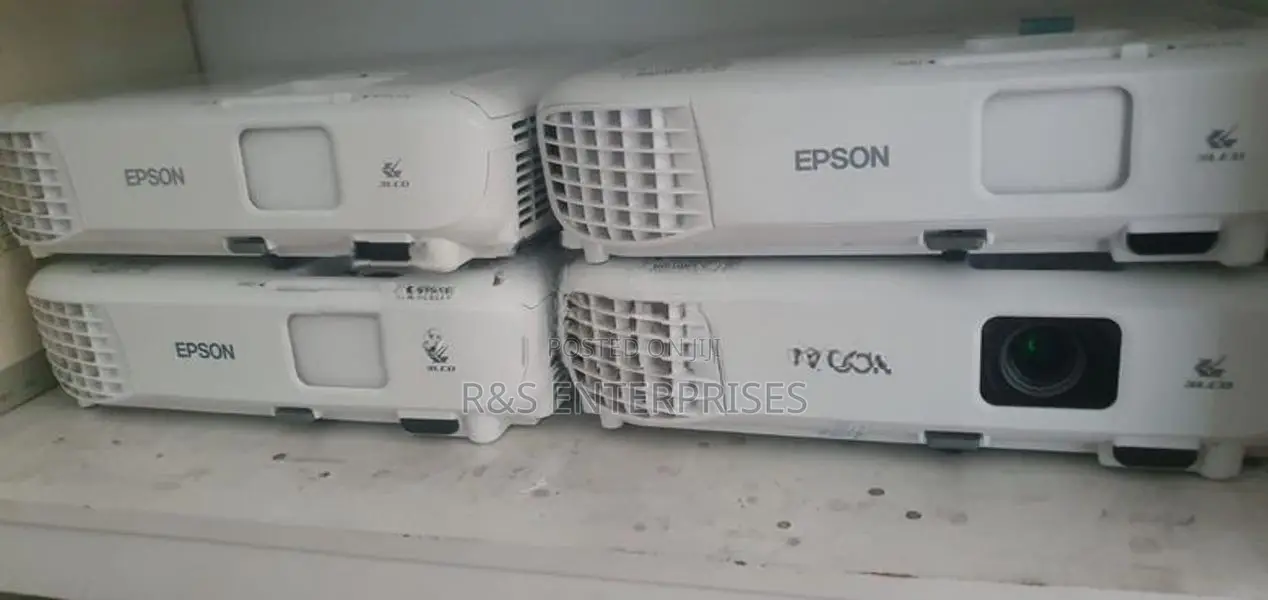 Epson EB-S05 Quality Projector