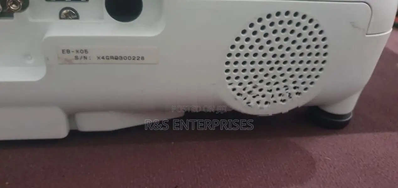 Epson EB-S05 Quality Projector