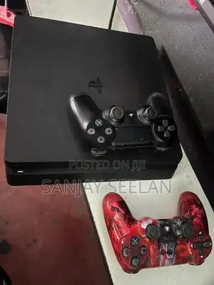 PS4 Slim