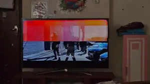 TU8000 Samsung TV For Parts