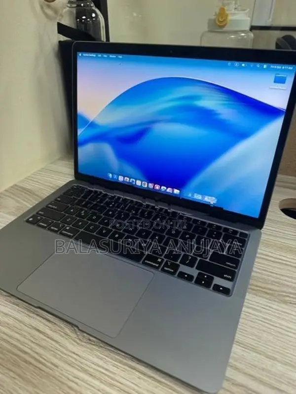 MacBook Air M1 8GB 256SSd