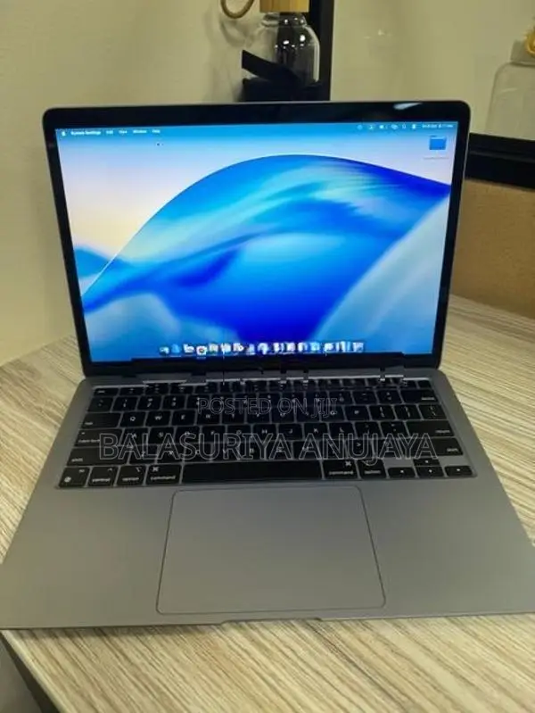 MacBook Air M1 8GB 256SSd