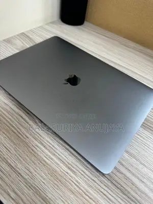 MacBook Air M1 8GB 256SSd