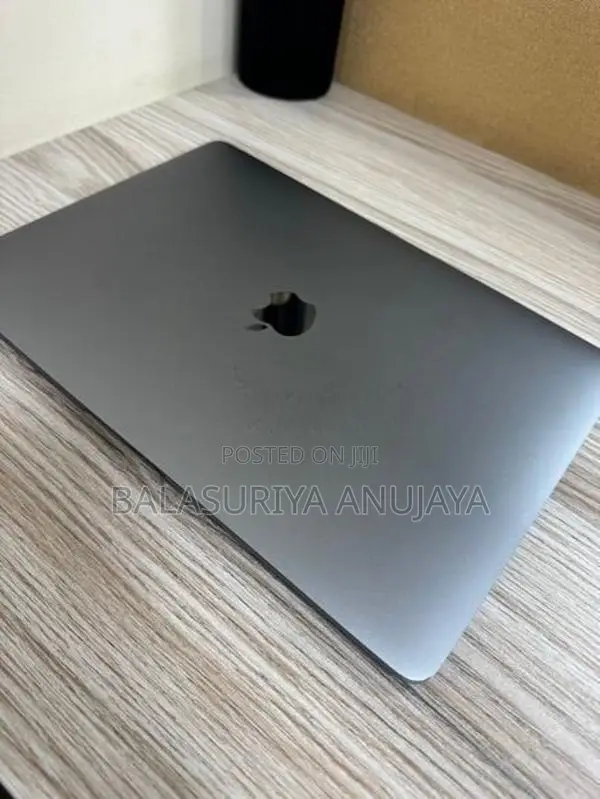 MacBook Air M1 8GB 256SSd