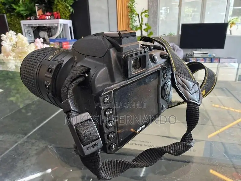 Nikon DSLR Camera With 55–300mm VR Lens