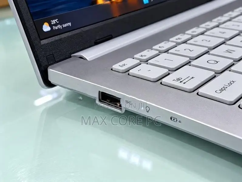ASUS Vivobook 15 E1504F| AMD Ryzen 5 7520U| 16GB RAM| 512GB NVMe |15.6