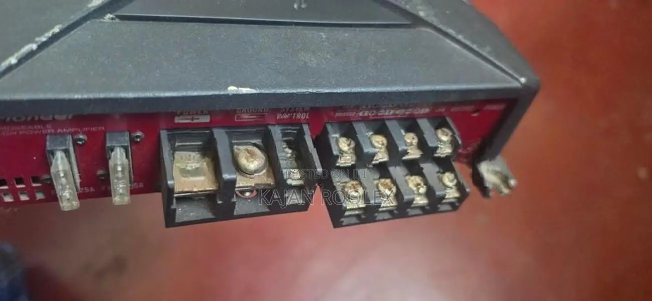 Bass Amplifier Stereo