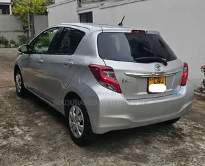 Toyota Vitz 2015 Car (Used)