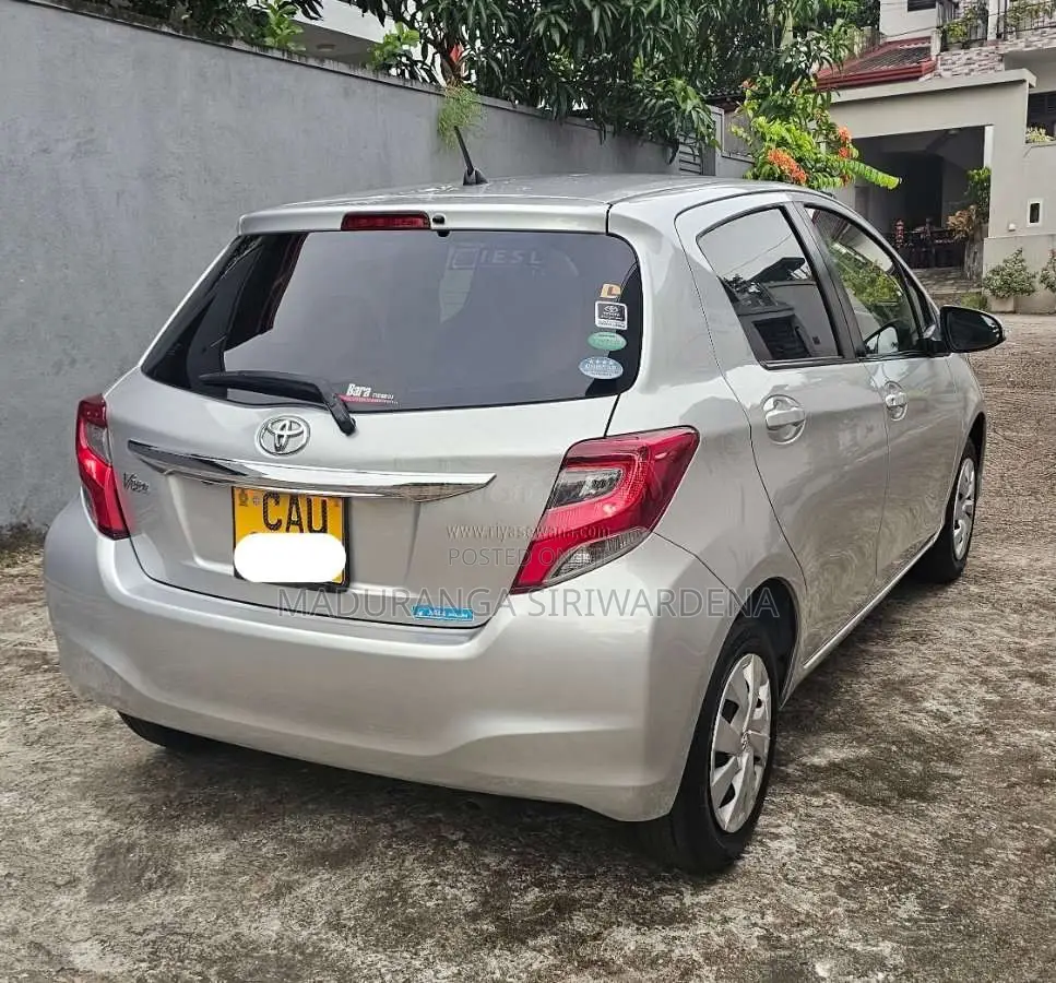 Toyota Vitz 2015 Car (Used)