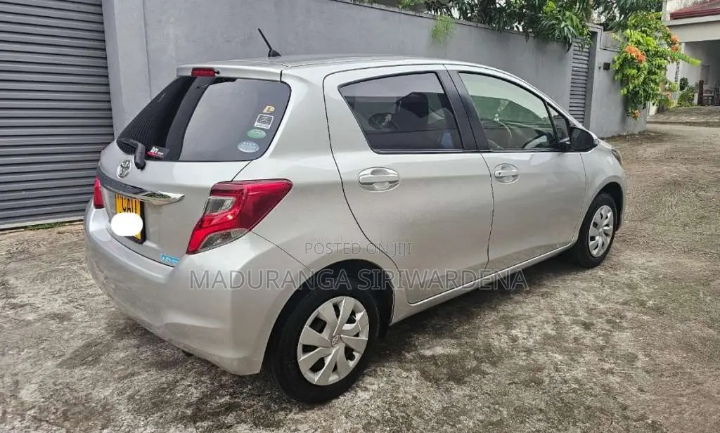 Toyota Vitz 2015 Car (Used)