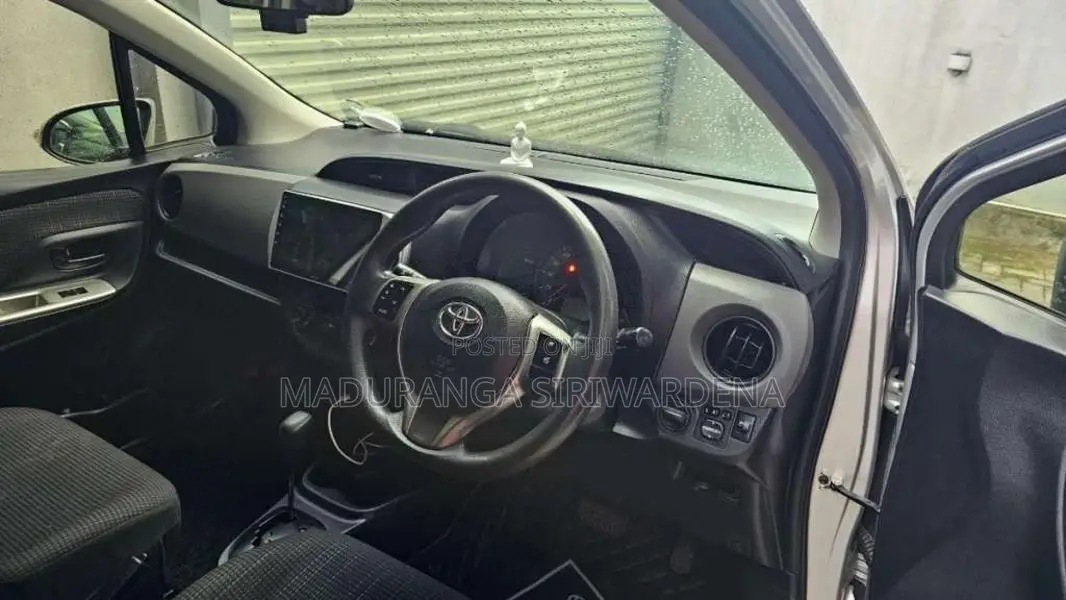 Toyota Vitz 2015 Car (Used)