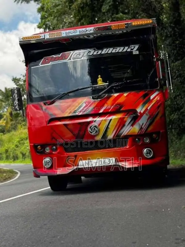 Ashok-Leyland Mitr 2014 Bus (Used)