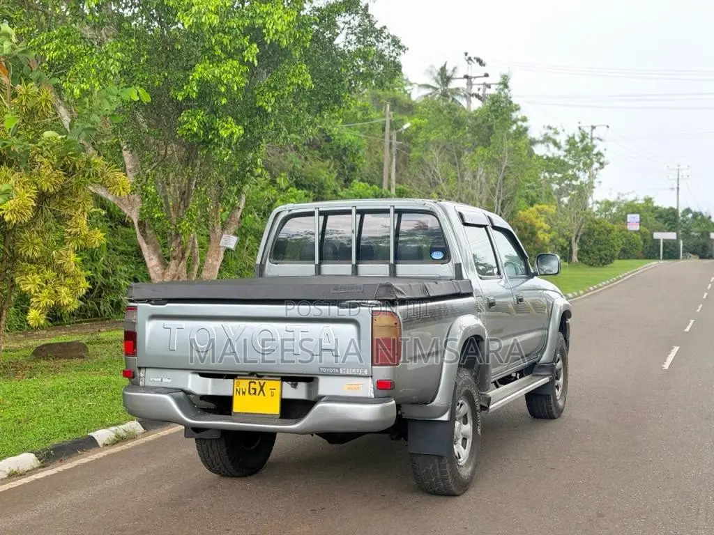 Toyota LN166 4WD 2002 Pickup (Used)