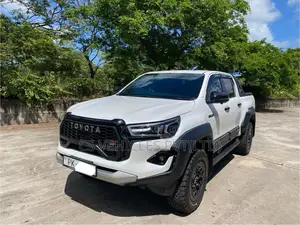 Toyota Hilux 2024 Pickup (Used)