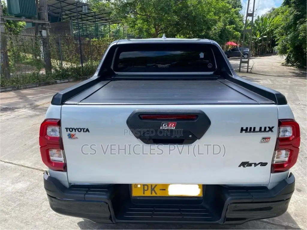 Toyota Hilux 2024 Pickup (Used)