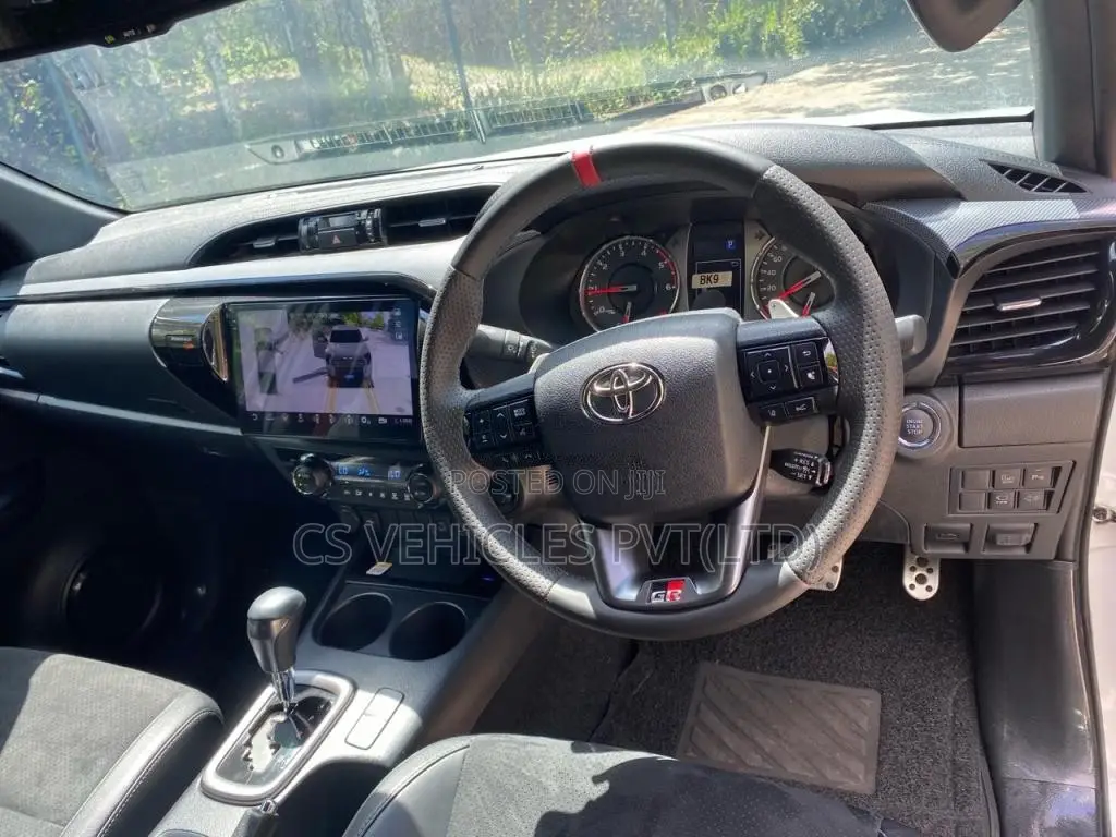 Toyota Hilux 2024 Pickup (Used)