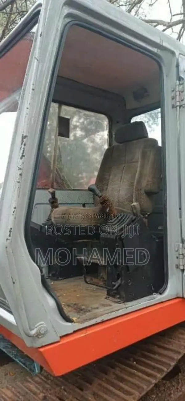 Hitachi Landy 2003 Heavy-Duty (Used)