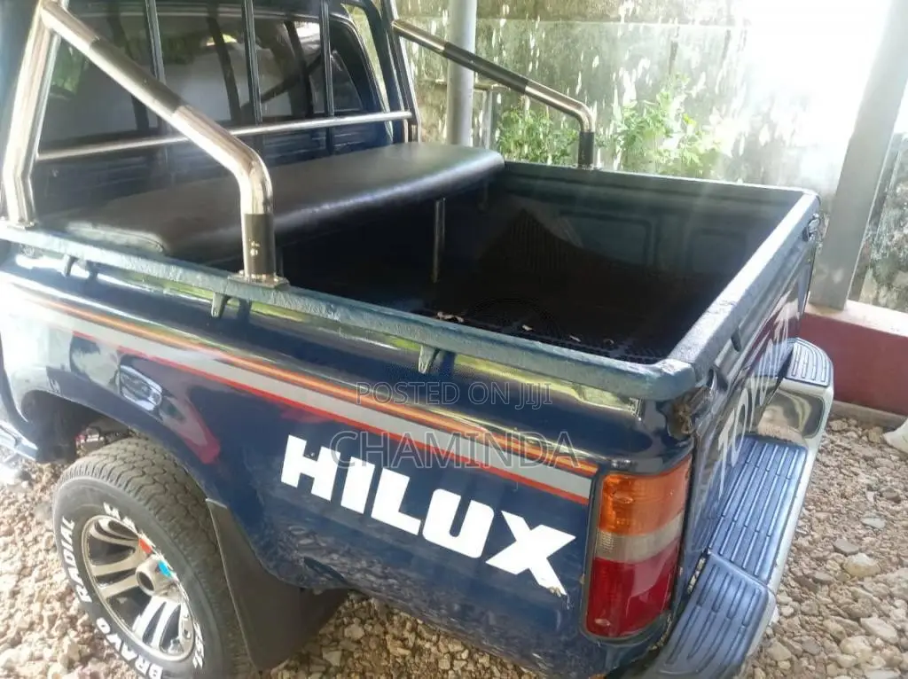 Toyota Hilux 1992 Pickup (Used)