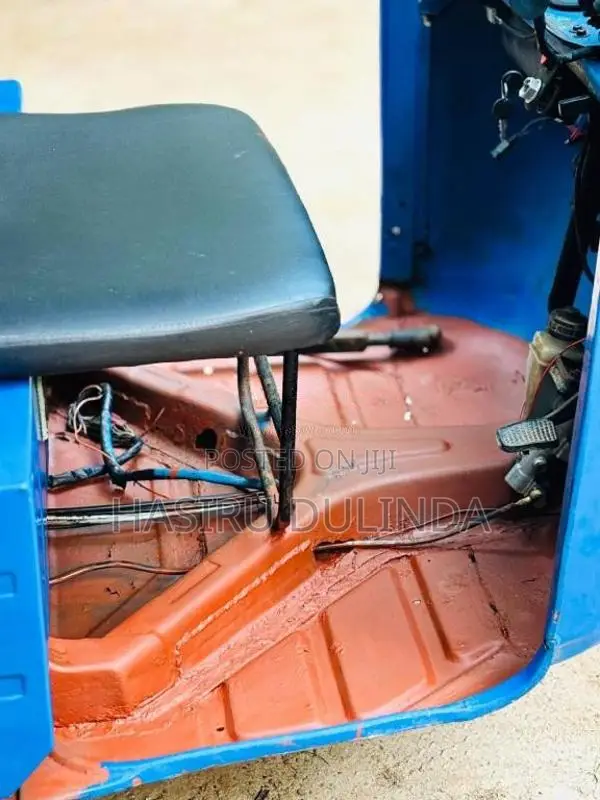 Bajaj 4 Stroke 2003 Three Wheel (Used)