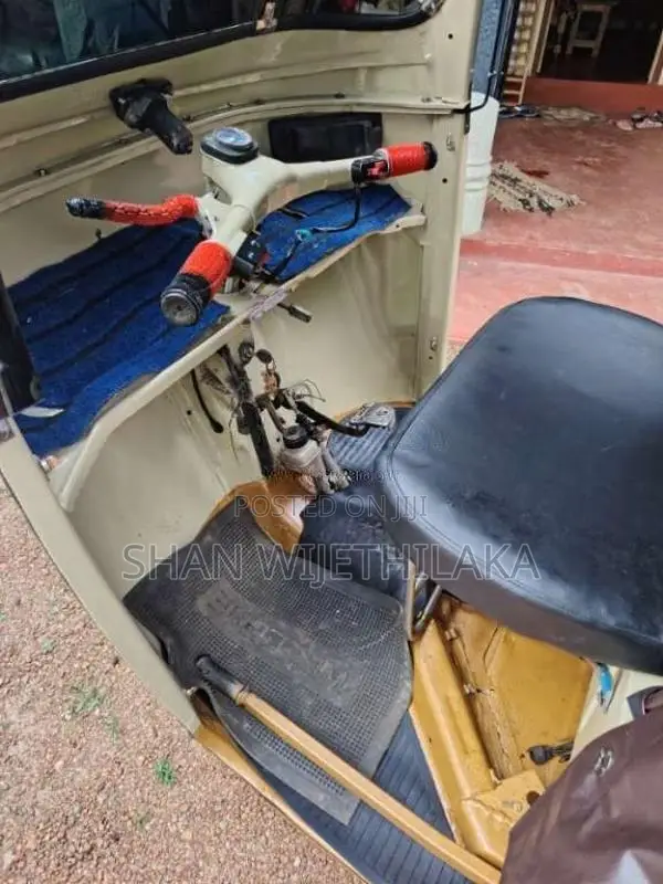 Bajaj RE 2004 Three Wheel (Used)