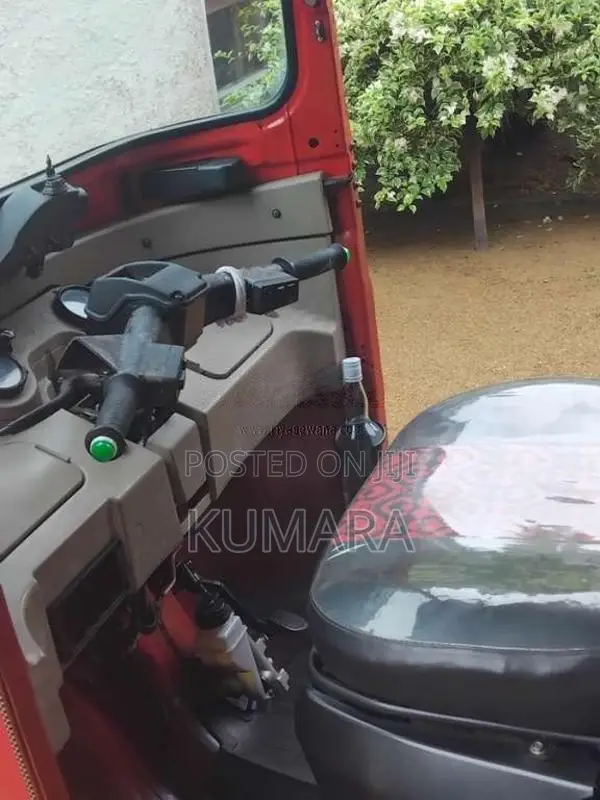 Bajaj RE 205 2015 Three Wheel (Used)