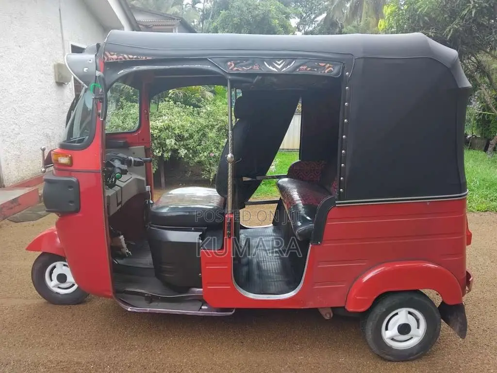 Bajaj RE 205 2015 Three Wheel (Used)