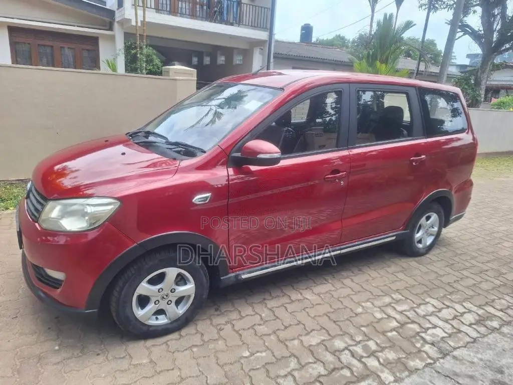 DFSK Glory 330 2023 SUV (Used)