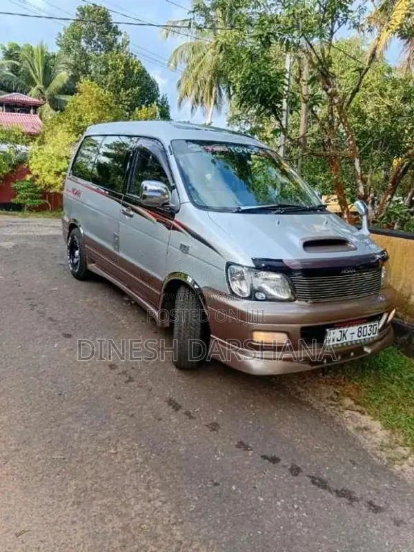Toyota NOAH 2004 Van (Used)