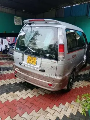 Toyota NOAH 2004 Van (Used)