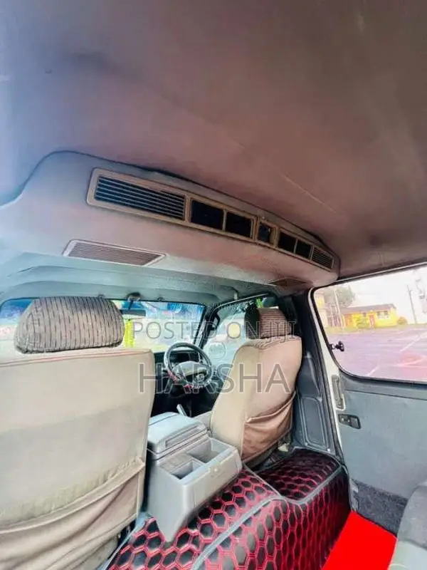 Toyota Dolphin 113 1990 Van (Used)