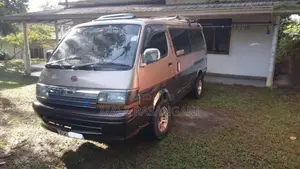 Toyota Dolphin Long GL 1989 Van (Used)