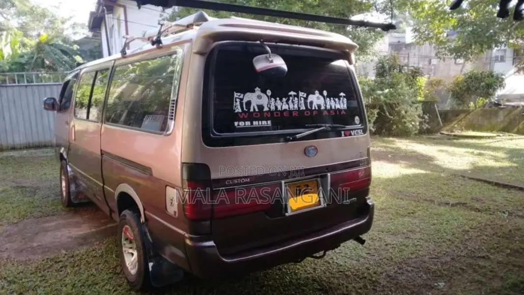 Toyota Dolphin Long GL 1989 Van (Used)