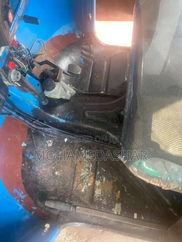 Bajaj 4 Stroke 2009 Three Wheel (Used)