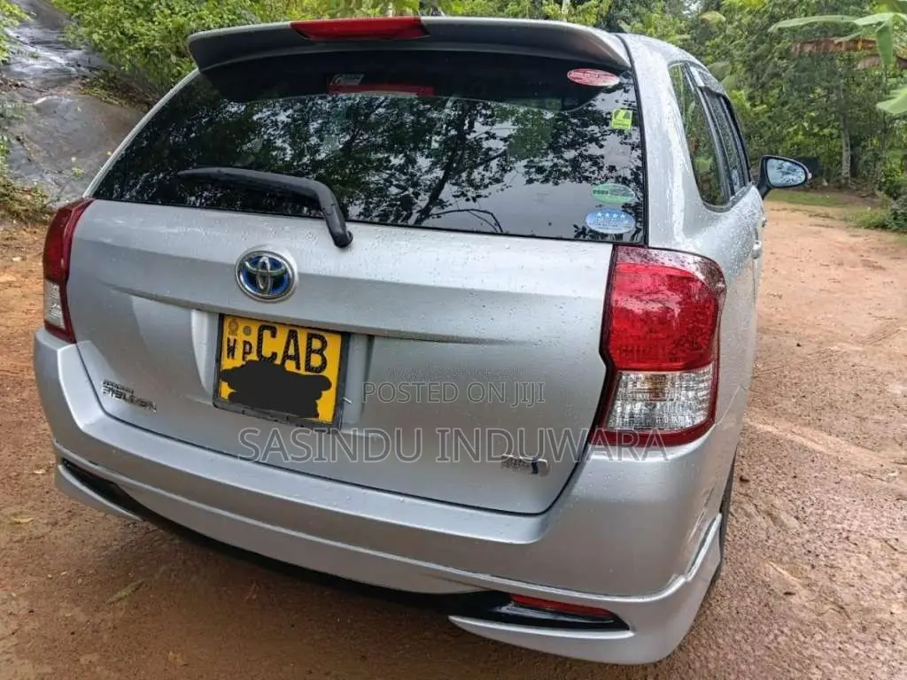 Toyota Axio Fielder 2013 Car (Used)